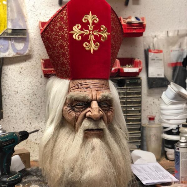 Holzmaske Nikolaus